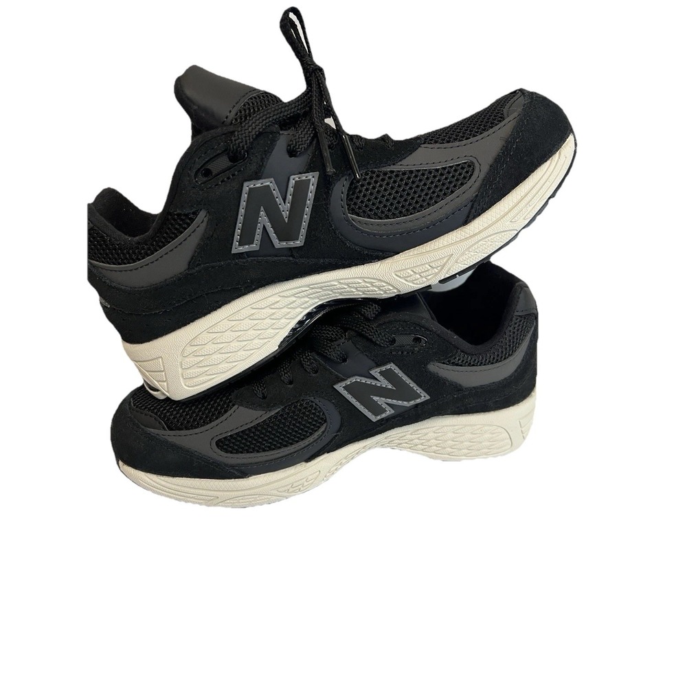 New Balance Kids 5 Wide Black 2002-R Comfort Support Stylish Active Wear
